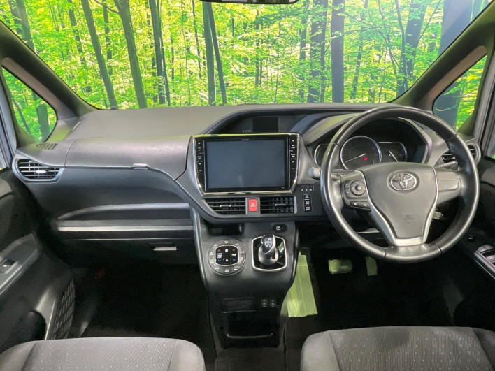 2015 Toyota Voxy DAA-ZWR80G (UW-69f067d0a04a3)[26]