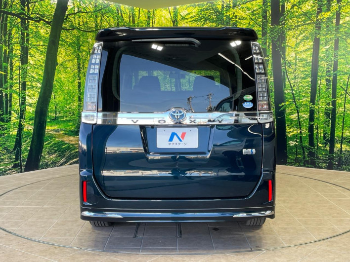 2015 Toyota Voxy DAA-ZWR80G (UW-69f067d0a04a3)[12]