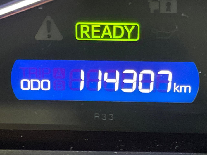 2015 Toyota Voxy DAA-ZWR80G (UW-69f067d0a04a3)[2]