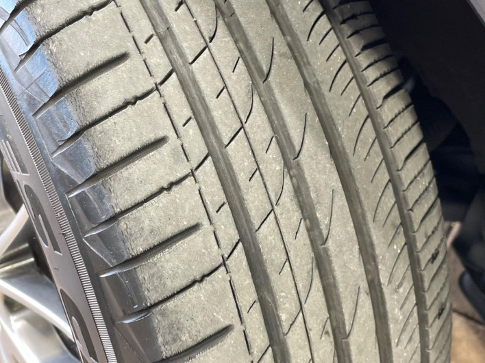 2015 Toyota Voxy DAA-ZWR80G (UW-69f067d0a04a3)[7]