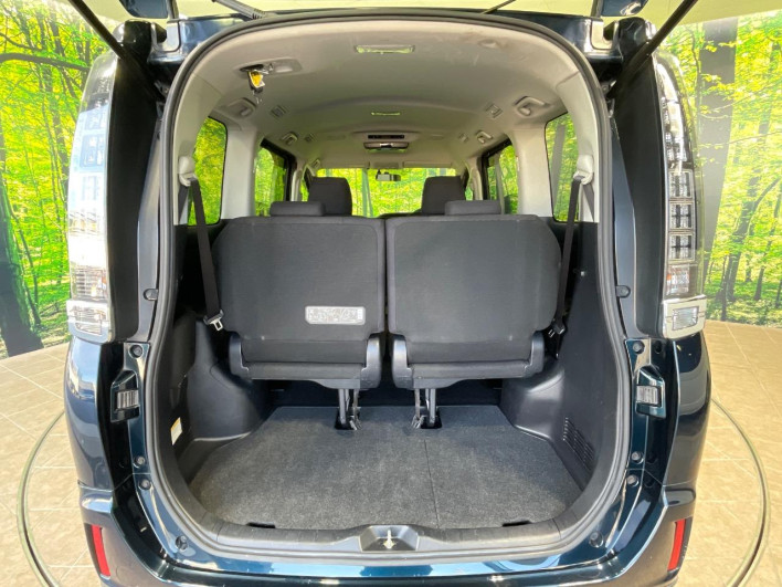 2015 Toyota Voxy DAA-ZWR80G (UW-69f067d0a04a3)[22]