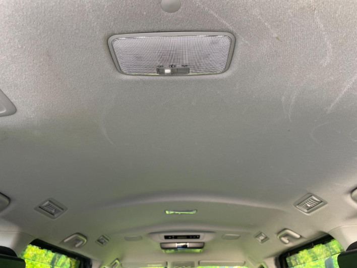 2015 Toyota Voxy DAA-ZWR80G (UW-69f067d0a04a3)[24]