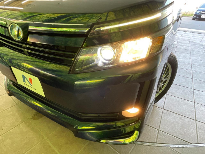 2015 Toyota Voxy DAA-ZWR80G (UW-69f067d0a04a3)[17]