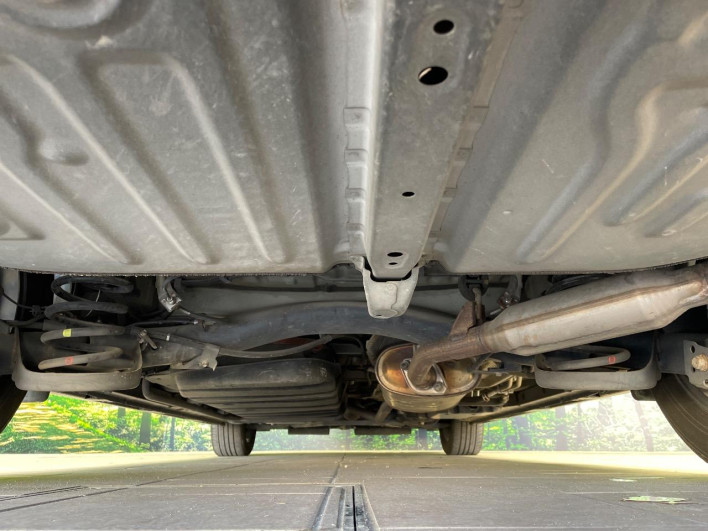 2015 Toyota Voxy DAA-ZWR80G (UW-69f067d0a04a3)[18]