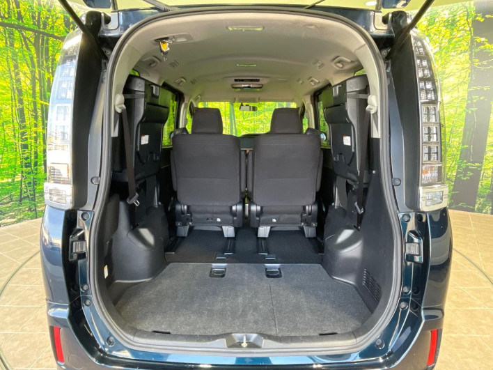 2015 Toyota Voxy DAA-ZWR80G (UW-69f067d0a04a3)[23]