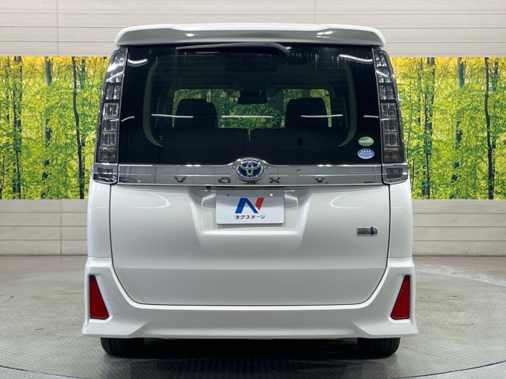 2017 Toyota Voxy DAA-ZWR80W (UW-69f067d189dda)[21]