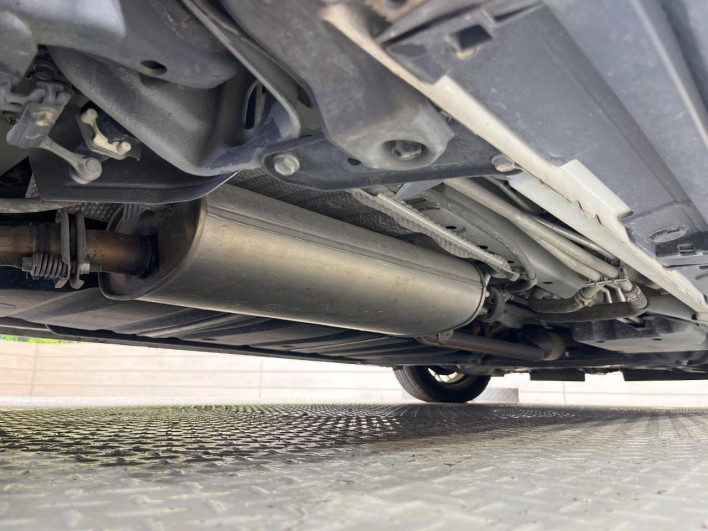 2017 Toyota Voxy DAA-ZWR80W (UW-69f067d189dda)[9]