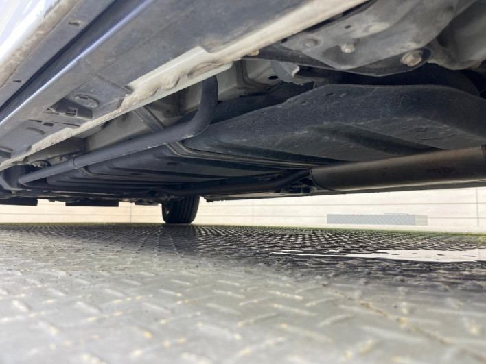 2017 Toyota Voxy DAA-ZWR80W (UW-69f067d189dda)[10]