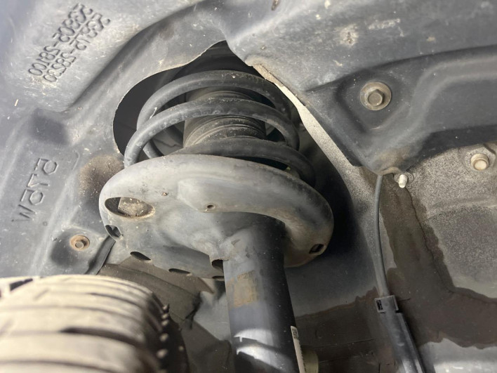 2017 Toyota Voxy DAA-ZWR80W (UW-69f067d189dda)[5]