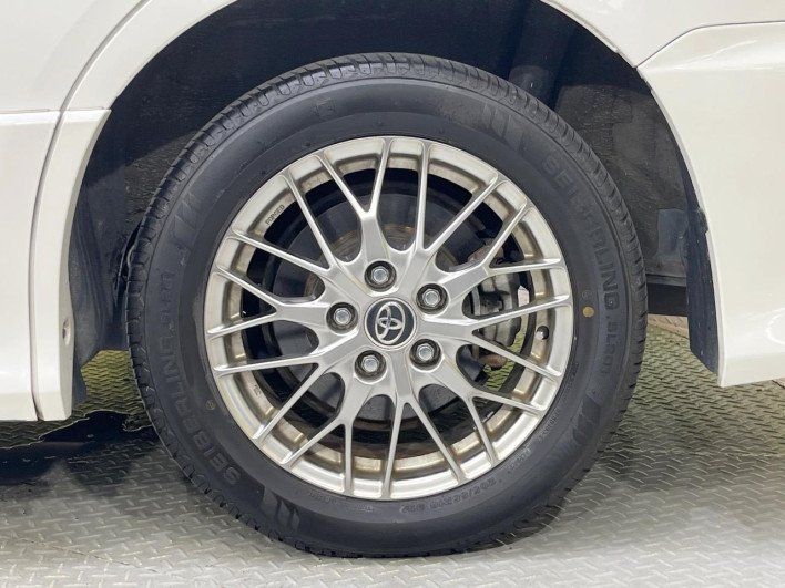 2017 Toyota Voxy DAA-ZWR80W (UW-69f067d189dda)[12]