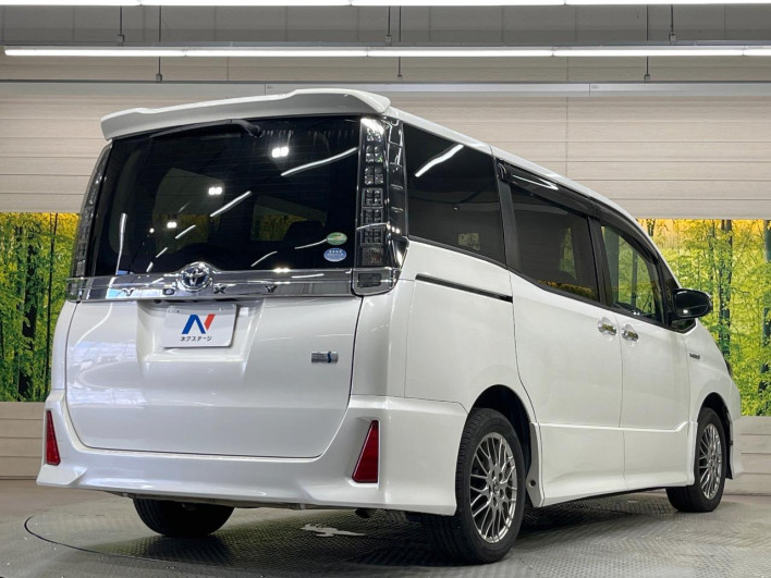 2017 Toyota Voxy DAA-ZWR80W (UW-69f067d189dda)[18]