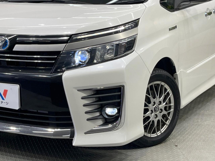 2017 Toyota Voxy DAA-ZWR80W (UW-69f067d189dda)[13]