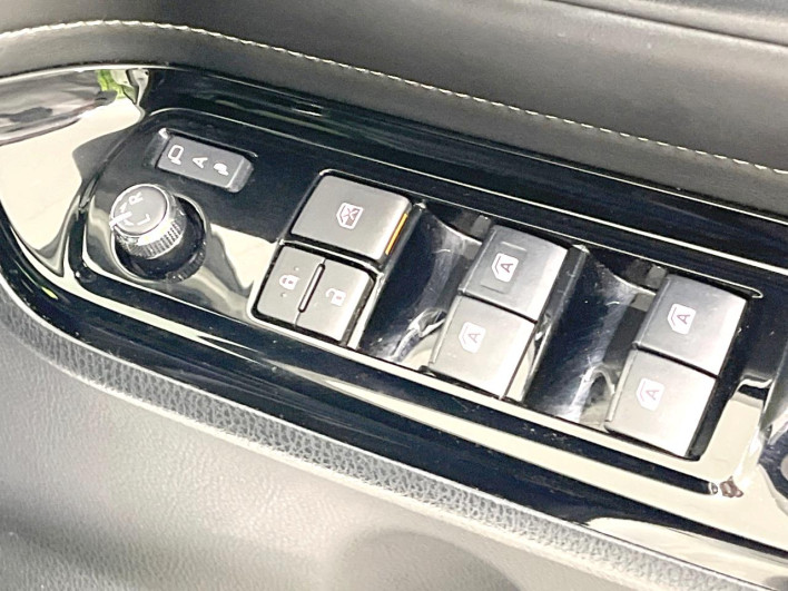 2017 Toyota Esquire DAA-ZWR80G (UW-69f067d22a516)[21]