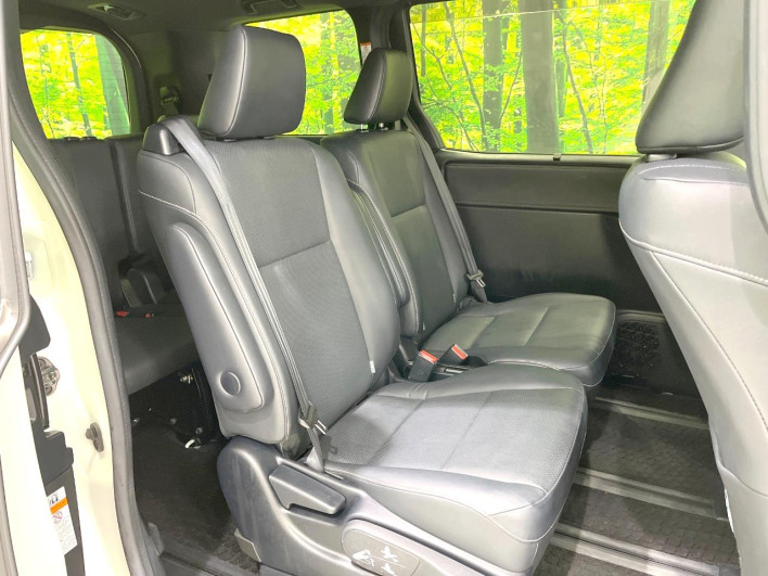 2017 Toyota Esquire DAA-ZWR80G (UW-69f067d22a516)[18]