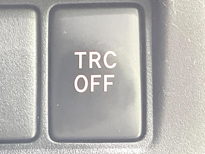 2017 Toyota Esquire DAA-ZWR80G (UW-69f067d22a516)[26]