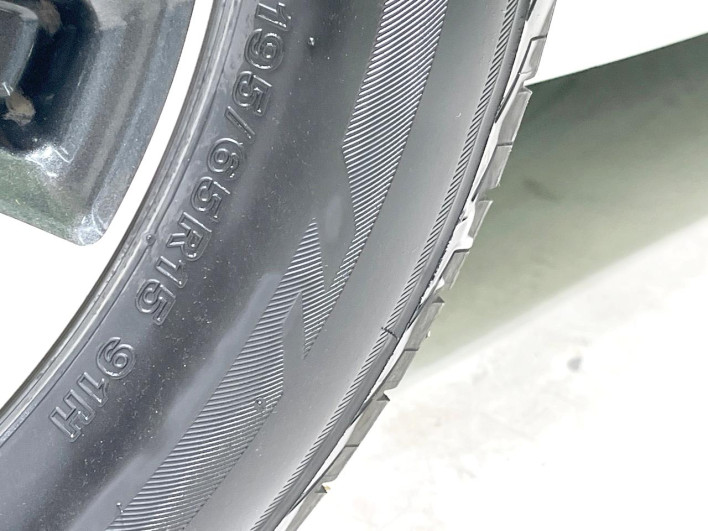 2017 Toyota Esquire DAA-ZWR80G (UW-69f067d22a516)[12]