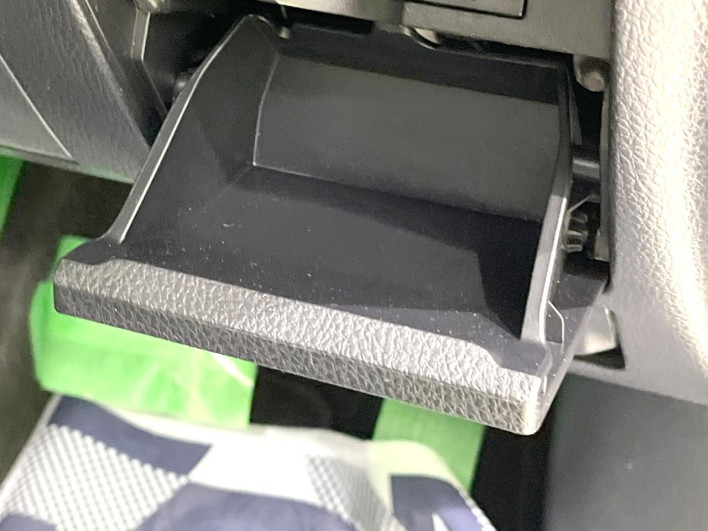 2017 Toyota Esquire DAA-ZWR80G (UW-69f067d22a516)[24]