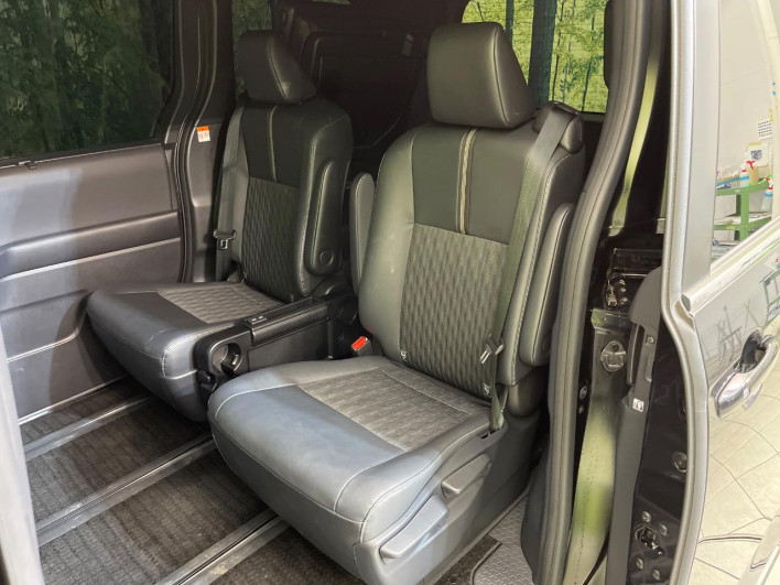 2022 Toyota Noah 6AA-ZWR90W (UW-69f067d2b064b)[28]