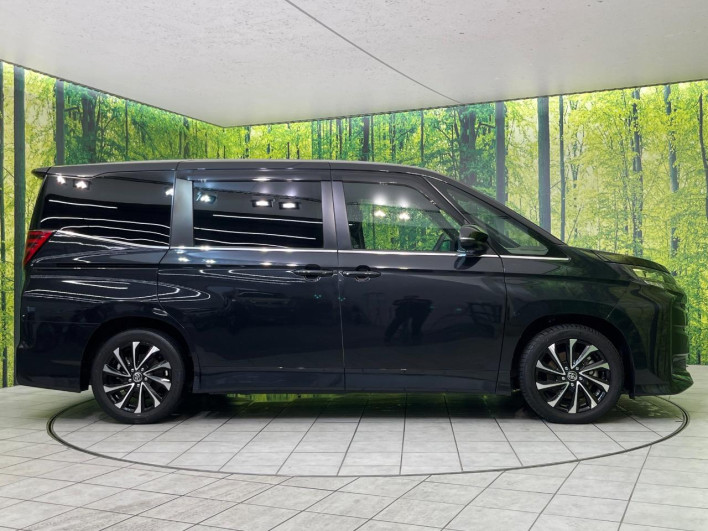 2022 Toyota Noah 6AA-ZWR90W (UW-69f067d2b064b)[7]