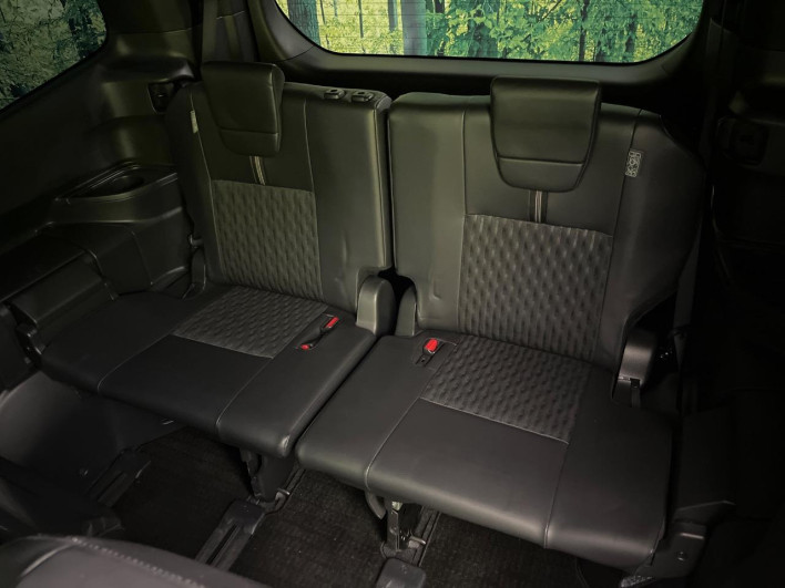 2022 Toyota Noah 6AA-ZWR90W (UW-69f067d2b064b)[29]