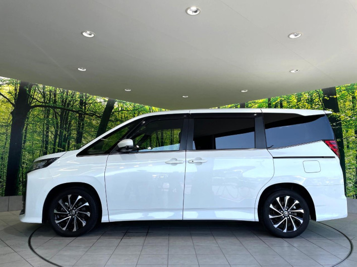 2022 Toyota Noah 6AA-ZWR90W (UW-69f067d3903d4)[7]