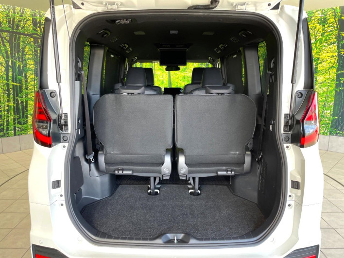 2022 Toyota Noah 6AA-ZWR90W (UW-69f067d3903d4)[15]