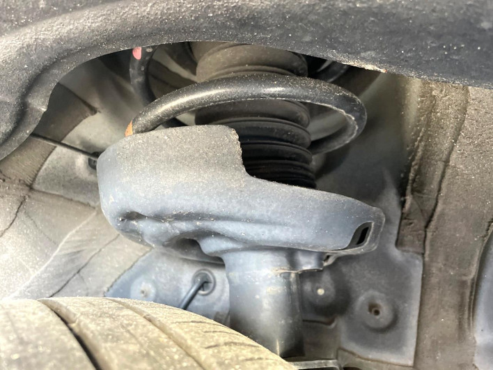 2022 Toyota Noah 6AA-ZWR90W (UW-69f067d3903d4)[28]