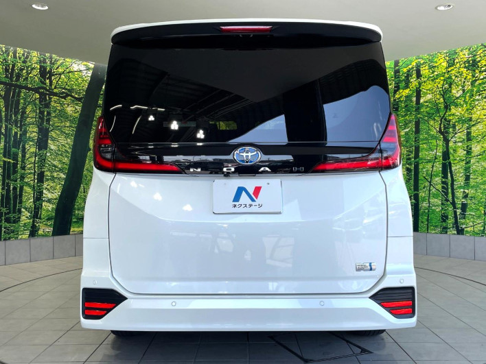 2022 Toyota Noah 6AA-ZWR90W (UW-69f067d3903d4)[17]