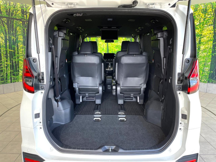 2022 Toyota Noah 6AA-ZWR90W (UW-69f067d3903d4)[13]