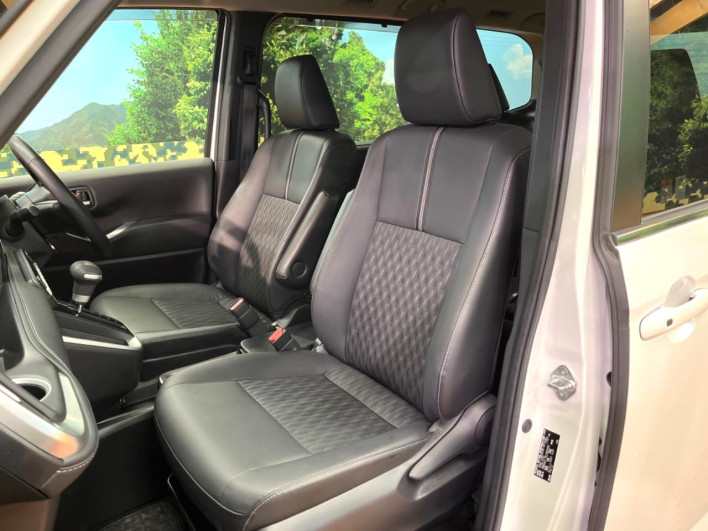 2022 Toyota Noah 6AA-ZWR90W (UW-69f067d475ea3)[12]