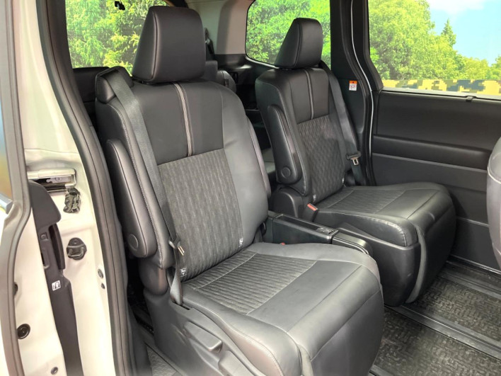 2022 Toyota Noah 6AA-ZWR90W (UW-69f067d475ea3)[8]