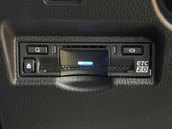 2022 Toyota Noah 6AA-ZWR90W (UW-69f067d475ea3)[26]