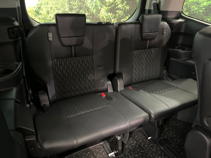 2022 Toyota Noah 6AA-ZWR90W (UW-69f067d475ea3)[9]