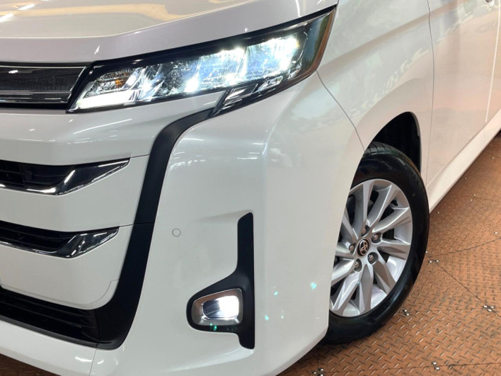 2022 Toyota Noah 6AA-ZWR90W (UW-69f067d475ea3)[15]
