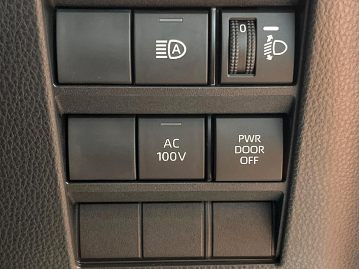 2022 Toyota Noah 6AA-ZWR90W (UW-69f067d475ea3)[23]