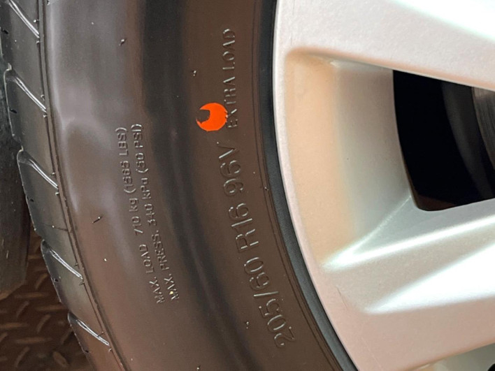 2022 Toyota Noah 6AA-ZWR90W (UW-69f067d475ea3)[19]