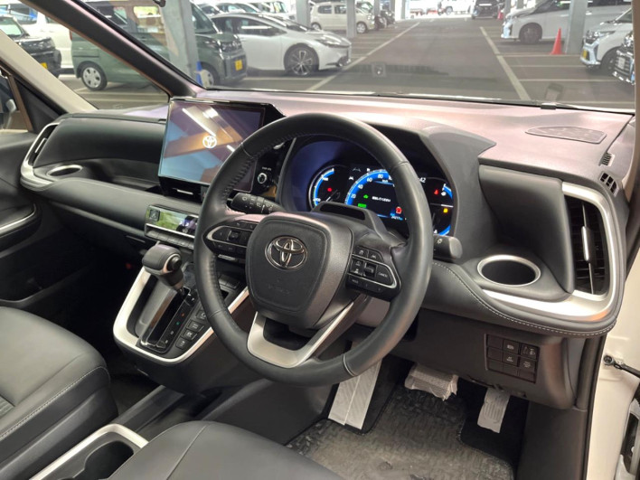 2022 Toyota Noah 6AA-ZWR90W (UW-69f067d475ea3)[5]