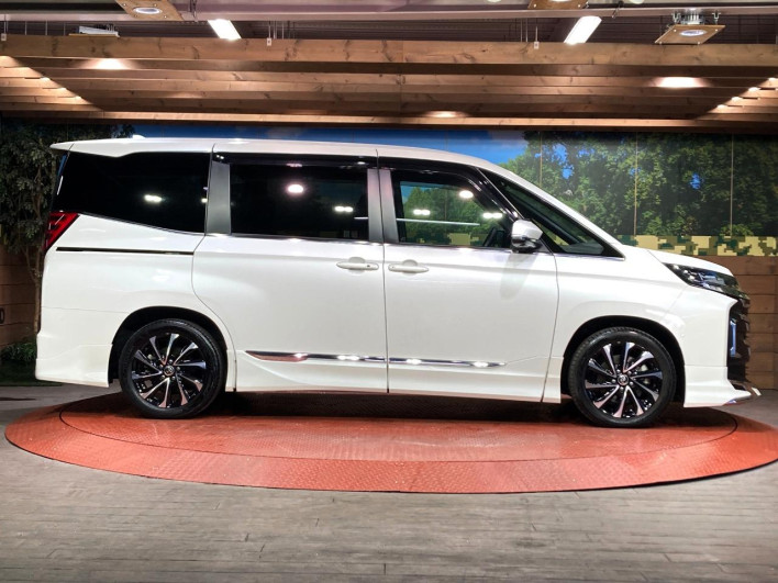 2023 Toyota Noah 6AA-ZWR90W (UW-69f067d4e18ea)[16]