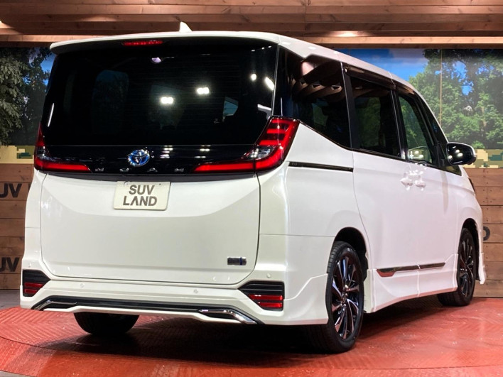 2023 Toyota Noah 6AA-ZWR90W (UW-69f067d4e18ea)[17]