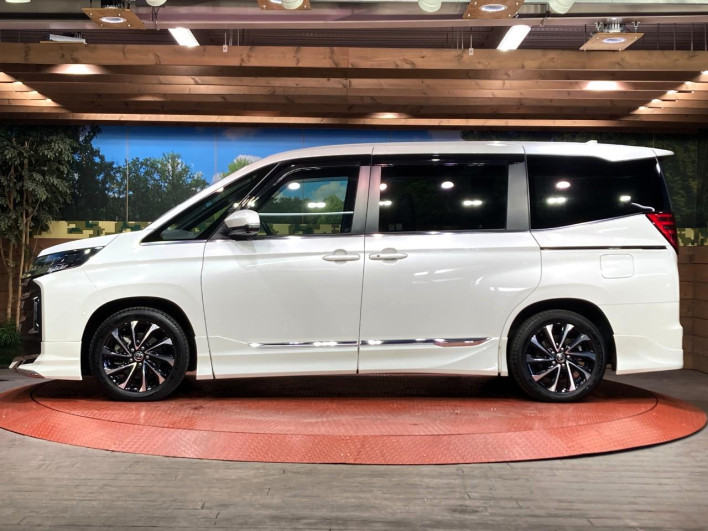 2023 Toyota Noah 6AA-ZWR90W (UW-69f067d4e18ea)[20]