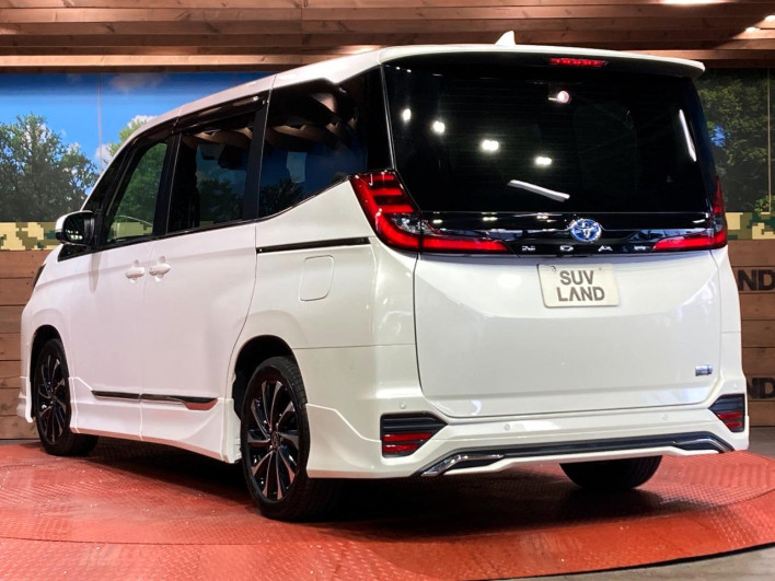 2023 Toyota Noah 6AA-ZWR90W (UW-69f067d4e18ea)[19]