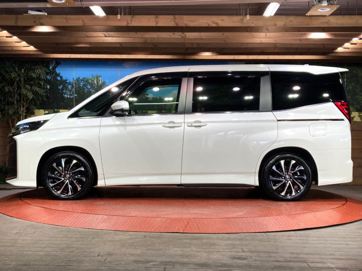 2023 Toyota Noah 6AA-ZWR90W (UW-69f067d50adb9)[25]
