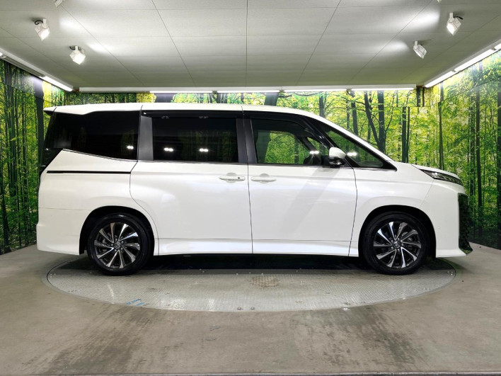 2024 Toyota Voxy 6AA-ZWR90W (UW-69f067d6a68ba)[17]