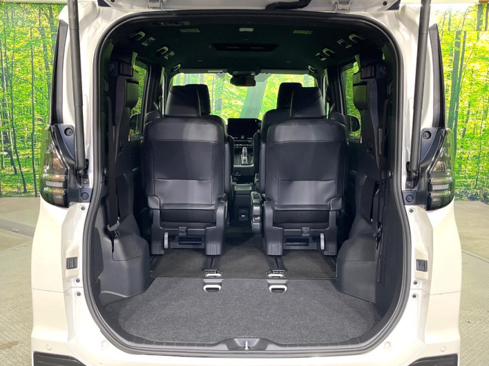 2024 Toyota Voxy 6AA-ZWR90W (UW-69f067d6a68ba)[27]