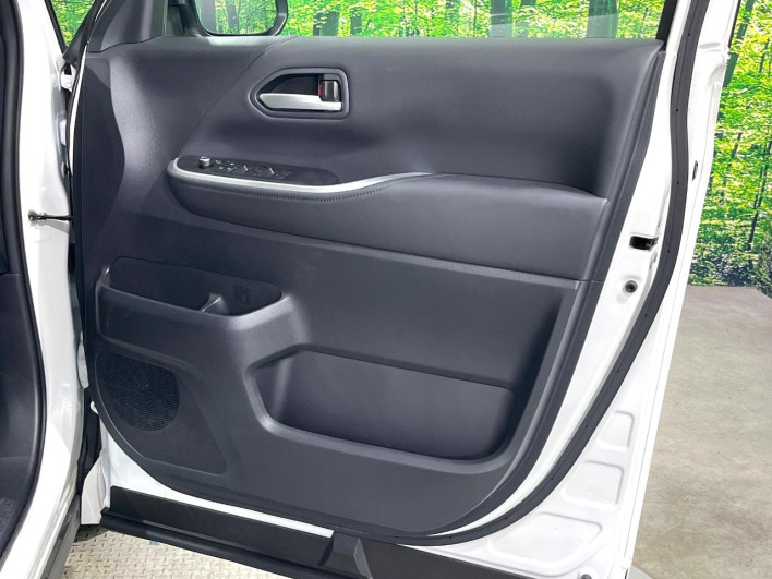 2024 Toyota Voxy 6AA-ZWR90W (UW-69f067d6a68ba)[20]