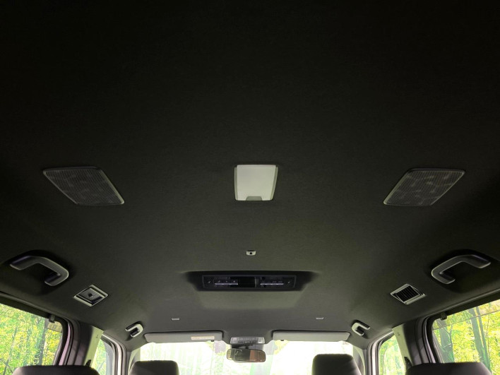 2024 Toyota Voxy 6AA-ZWR90W (UW-69f067d6a68ba)[26]