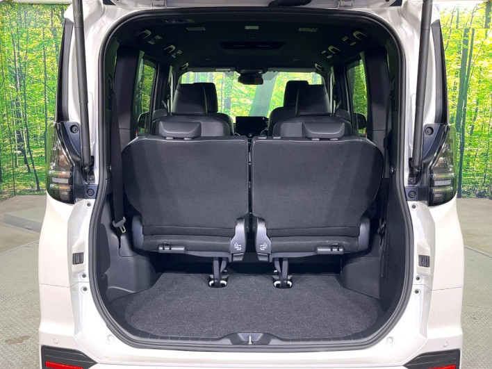 2024 Toyota Voxy 6AA-ZWR90W (UW-69f067d6a68ba)[25]