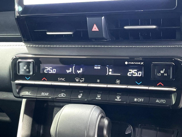 2024 Toyota Noah 6AA-ZWR90W (UW-69f067d6b97a8)[17]