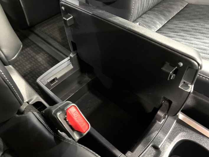 2024 Toyota Noah 6AA-ZWR90W (UW-69f067d6b97a8)[25]