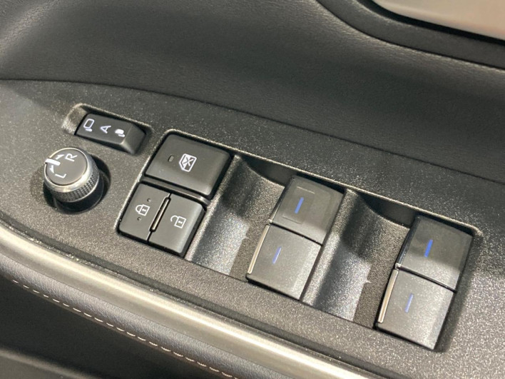 2025 Toyota Noah 6AA-ZWR90W (UW-69f067d7abf5a)[15]